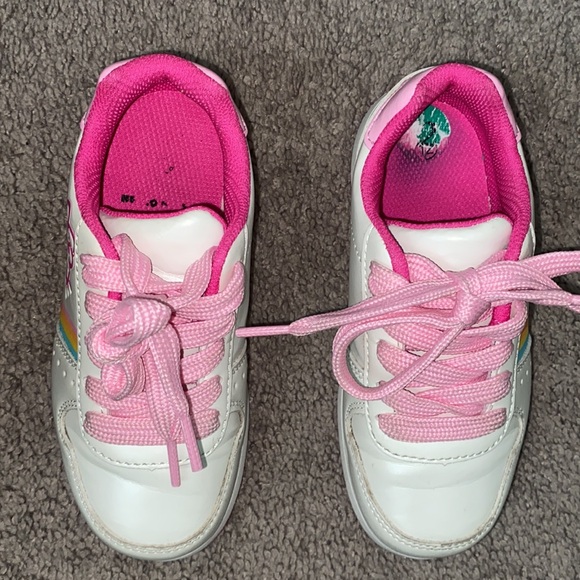 Girls hello kitty sneakers - Picture 3 of 5